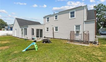 56 Brookfield Dr, Cranston, RI 02920