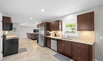 5701 Marine Rd, Alhambra, IL 62001