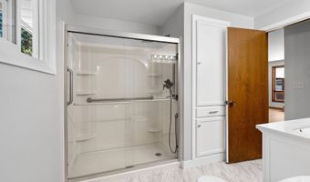2407 S CLOVER Ln, Appleton, WI 54915