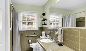 312 S Poplar Ave, Andrews, SC 29510