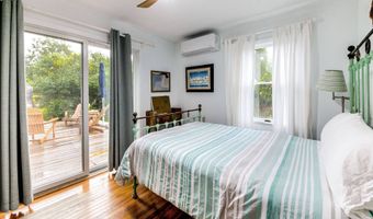 17 Beach Ave, Amagansett, NY 11930