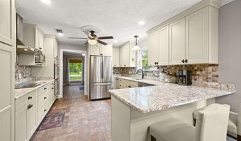 12420 Partridgewood Dr, Baker, LA 70714