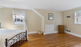 5 St Theresa Ave, Bristol, RI 02809