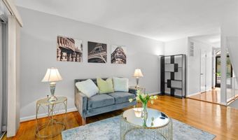 4932 SAUQUOIT Ln, Annandale, VA 22003
