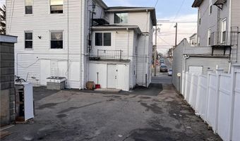 722 Dexter St, Central Falls, RI 02863