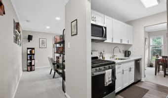 8 CANTERBURY Sq 304, Alexandria, VA 22304
