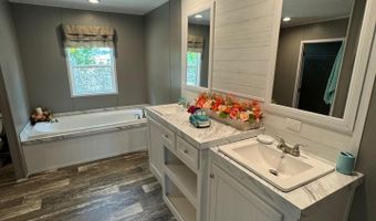 7381 Mars Hill Rd, Bauxite, AR 72011