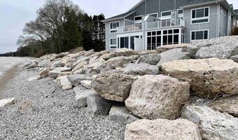 2614 LAKE St, Algoma, WI 54201