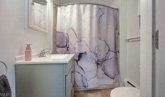 52 Riveredge Rd, Bayonne, NJ 07035