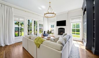 11005 Park Rd, Anchorage, KY 40223