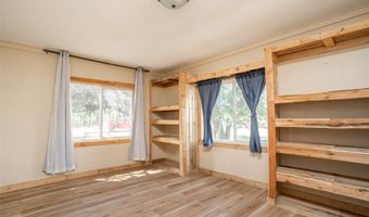 3650 NE 54th Pl, Des Moines, IA 50317