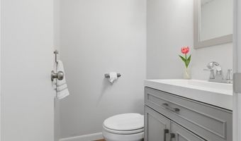 5 Aurora Dr, Cumberland, RI 02864