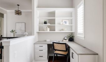 27430 E Lakeview Dr, Aurora, CO 80016