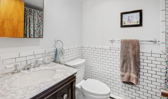 9 Pearl St 1G, Beach Haven, NJ 08008