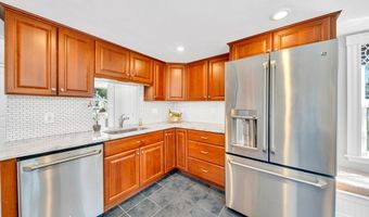 31 Ashton St, Beverly, MA 01915