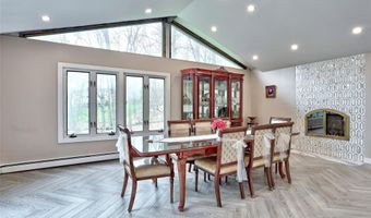 14 Montclair Ave, Airmont, NY 10952