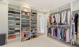 11 Opechee Dr, Barrington, RI 02806