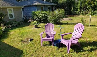 95 Mohawk St, Coventry, RI 02816