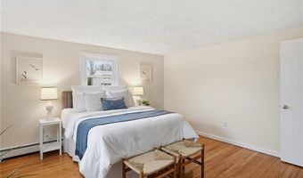 49 Roosevelt Dr, Bristol, RI 02809