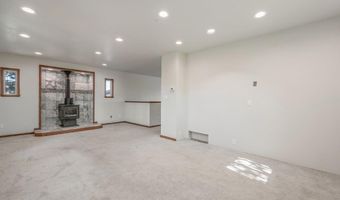 4802 OASIS St, Cheyenne, WY 82009