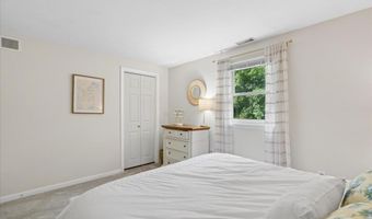 21 Nathaniel Dr, Amherst, NH 03031