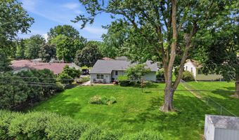 121 E O'Neil Dr, Ames, IA 50010