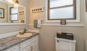 1002 3rd St SW, Altoona, IA 50009
