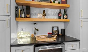 1413 Mayflower Rd, Bentonville, AR 72713
