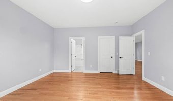 222 Briarwood Ct, Albany, NY 12203