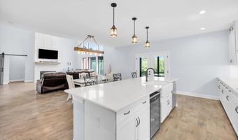 1194 Ninety-Nine Island Rd, Blacksburg, SC 29702