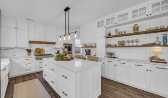 4 Isabella Ct, Atlantic Highlands, NJ 07716