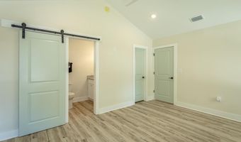 200 13th St, Apalachicola, FL 32320