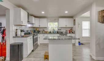 109 W Purdom Ave, Alvarado, TX 76009
