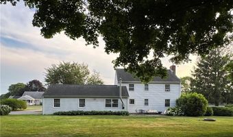 9 South Dr, Middletown, RI 02842