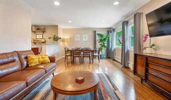 1302 W Campbell St, Arlington Heights, IL 60005