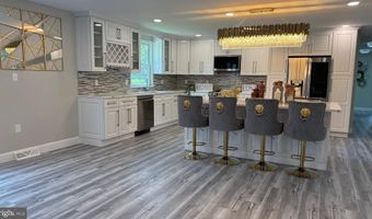104 LAKE FRONT Dr, Dover, DE 19904