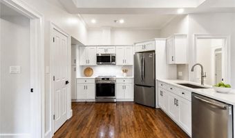 18 State St 5, Bristol, RI 02809