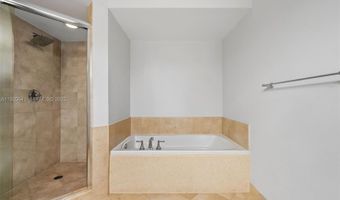 19900 E Country Club Dr 1112, Aventura, FL 33180