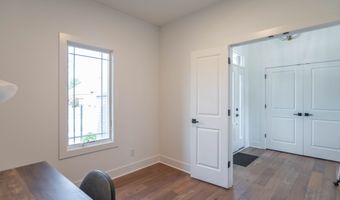 921 Justine Cir E, Indianapolis, IN 46234