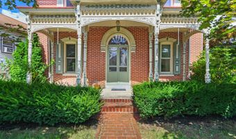 221 FRANKLIN St, Alburtis, PA 18011