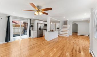 88 General Hawkins Dr, Warwick, RI 02888