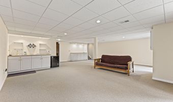2766 Maitland Dr, Ann Arbor, MI 48105