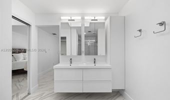 3549 Magellan Cir 418, Aventura, FL 33180