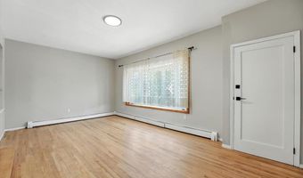 16 OAK St, Bayonne, NJ 07002