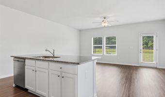 157 Village Green Dr, Adairsville, GA 30103