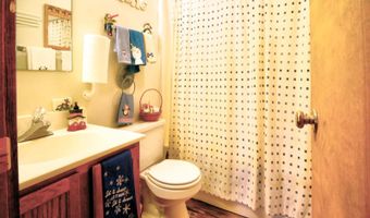 51 FORREST St, Basye, VA 22810