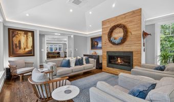 6430 KENHOWE Dr, Bethesda, MD 20817