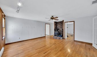 52 Clubhouse Dr, Bourne, MA 02532