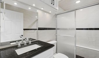 14 W 49TH St Duplex, Bayonne, NJ 07002