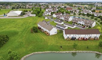 1075 Shady Lake Dr, Columbus, OH 43228